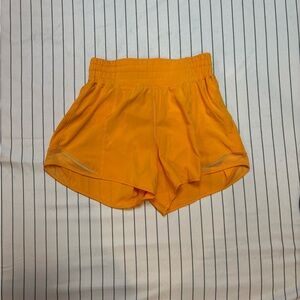 Lulu Lemon Orange Fire (Hazard) Hotty Hot High Rise Lined Short 2.5”